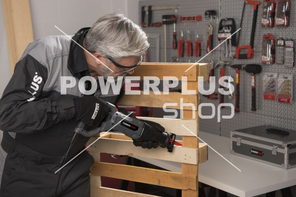 POWE30030 - Ocasová pila 710 W