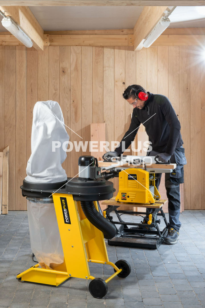 POWX2090 - Odsavač pilin 550W